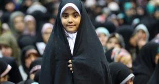 Bambina in Iran