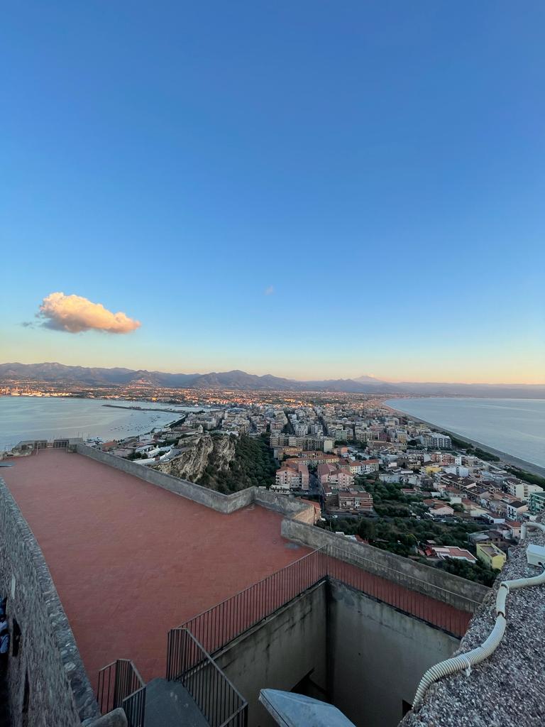 Panoramica città di Milazzo dal castello